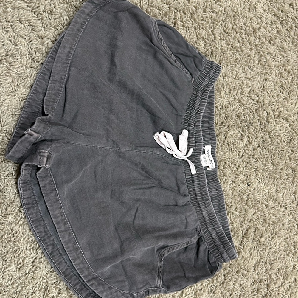 Billabong, women’s shorts, gray, size medium